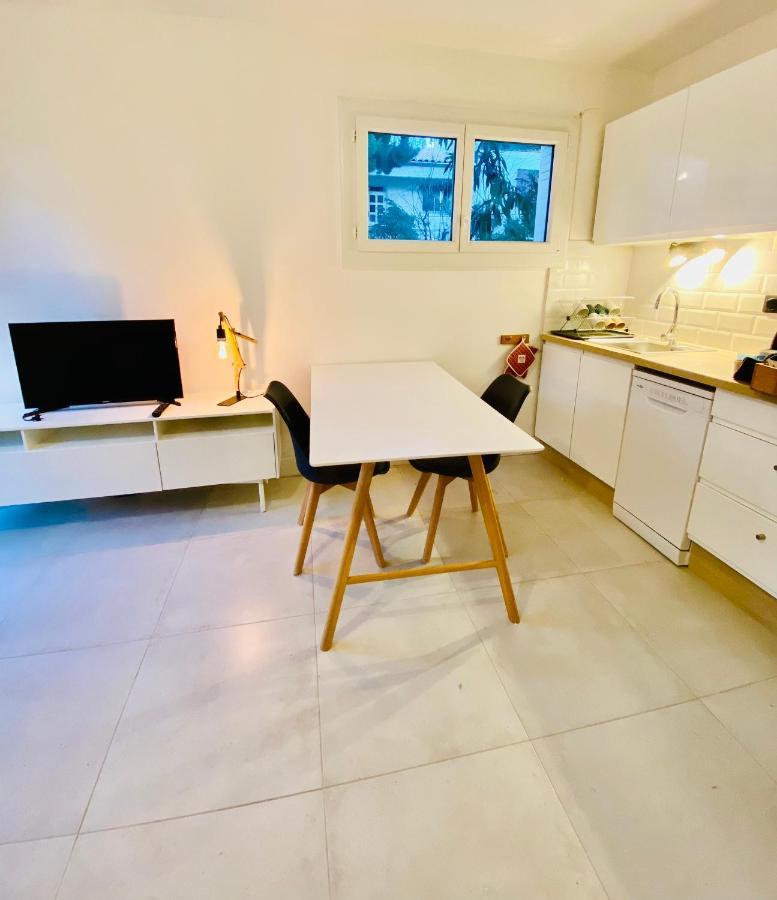 Les Pieds Dans Le Sable Apartment *